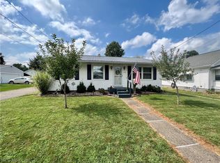 424 2nd Dr NE, New Philadelphia, OH 44663