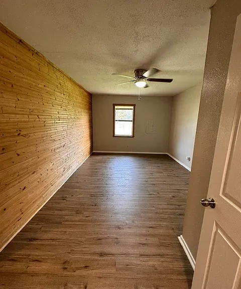 605 Phillips St — Photo 12