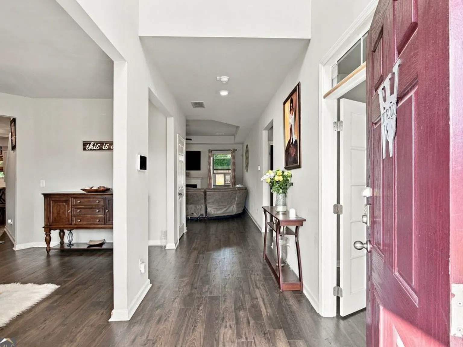 5 bed, 3157 sqft, $2,900 — Photo 3