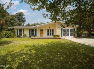 88 Parkway Dr, Jacksonville, NC 28540