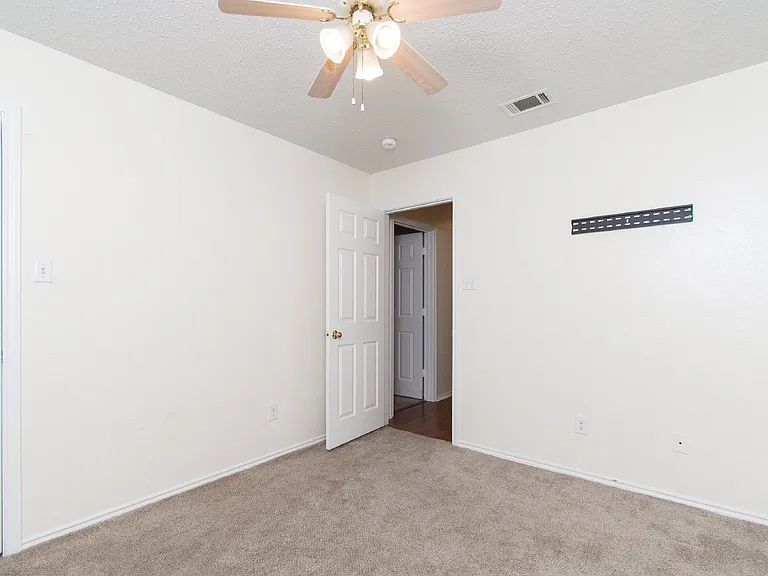 3301 Dorothy Jane Dr — Photo 14