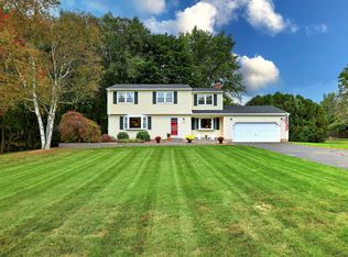 33 Deepwood Rd, Simsbury, CT 06070