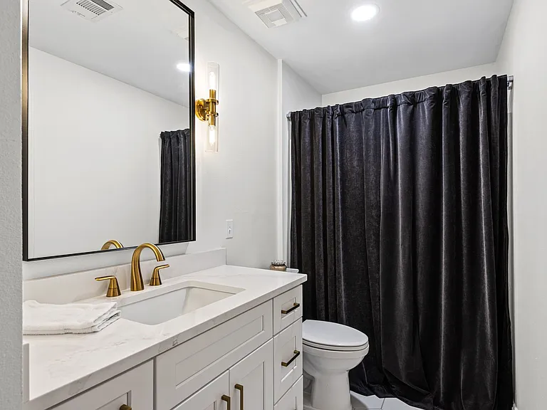 (Has a Standard Fiberglass Shower/Tub)