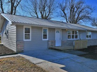 308 E Harker St, Mountain Grove, MO 65711