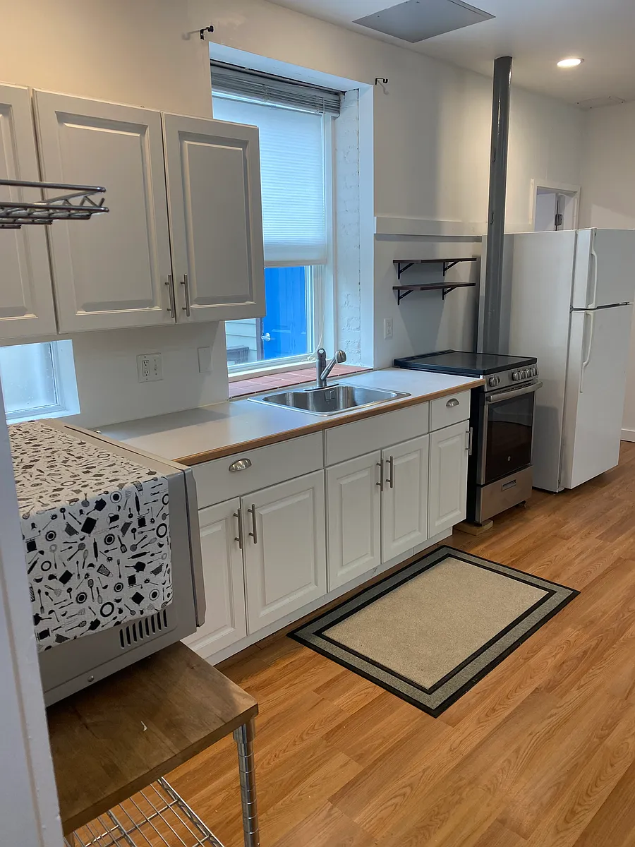 Kitchen - 91 Harvey St #1