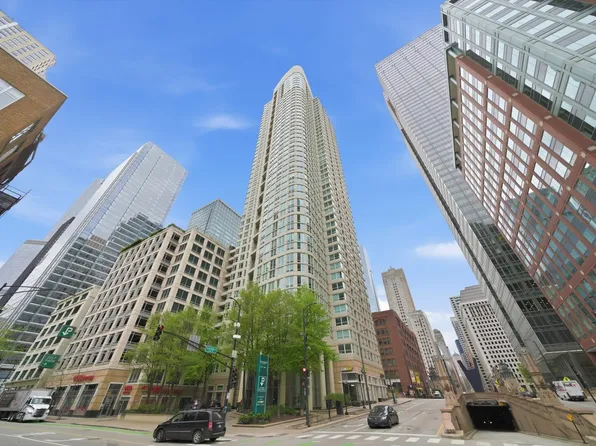 345 N La Salle Dr APT 401, Chicago, IL 60654