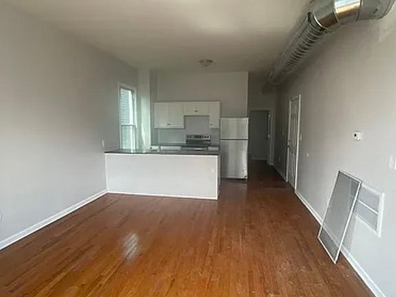 2nd image of 288 Saratoga St #3