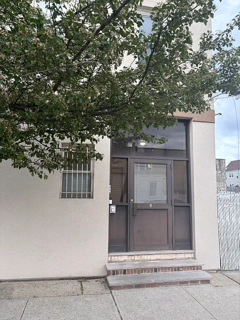 573 Van Houten Ave #3