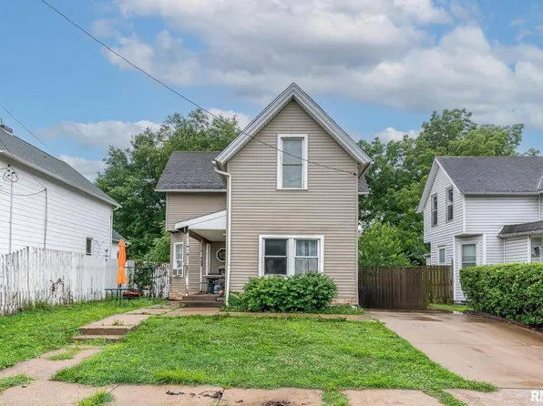 1441 W 12th St, Davenport, IA 52804