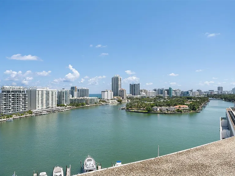 900 Bay Dr #421 — Photo 15
