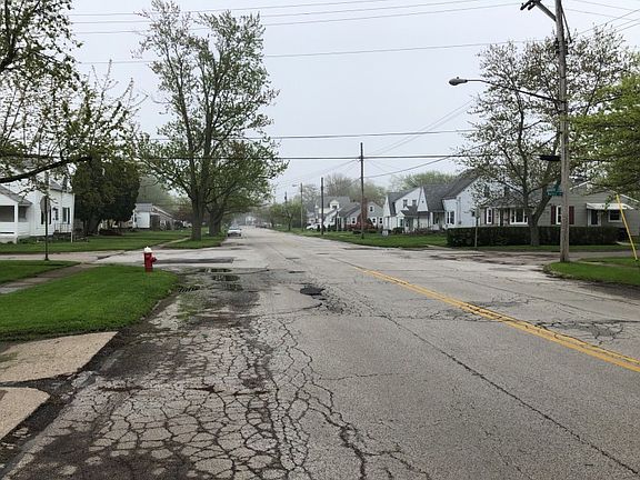 5th image of 328 Foster Ave
