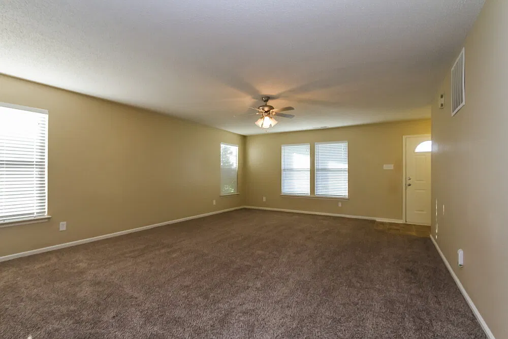3 bed, 2.0 bath, 1510 sqft, $1,830 — Photo 4