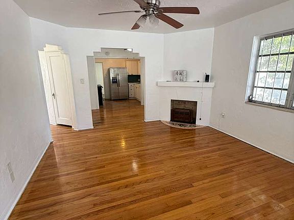4th image of 300 NW 13th Ave #1