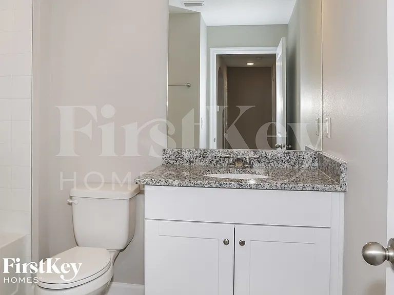 445 Earhart Dr — Photo 17