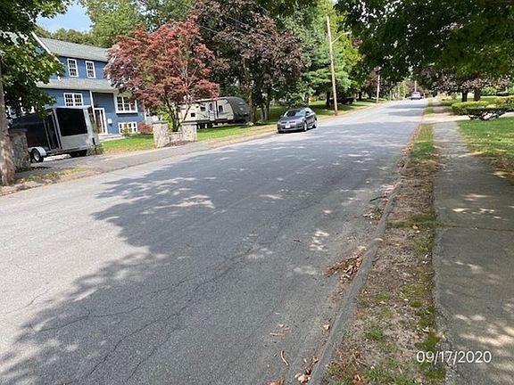 5th image of 110 Saint Claire St