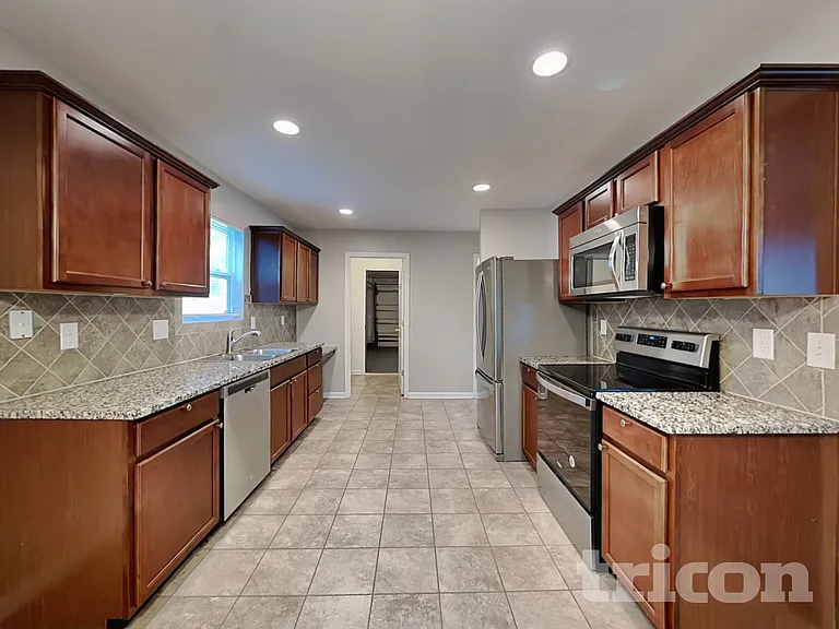 7220 Cypress Ridge Dr — Photo 5