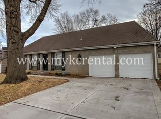 6225 W 76th St, Prairie Village, KS 66208