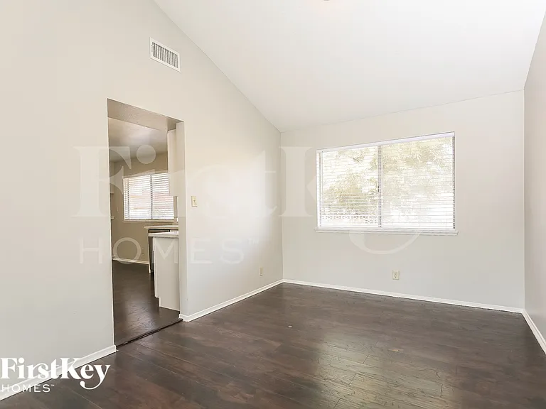 3775 Duneville St — Photo 4