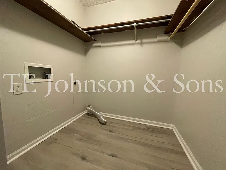 2550 Green Oaks Ct #B — Photo 1