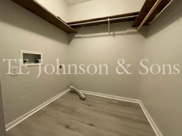 2550 Green Oaks Ct APT B, Winston Salem, NC 27107