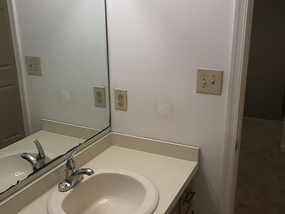 3rd image of 638 Florida Ave