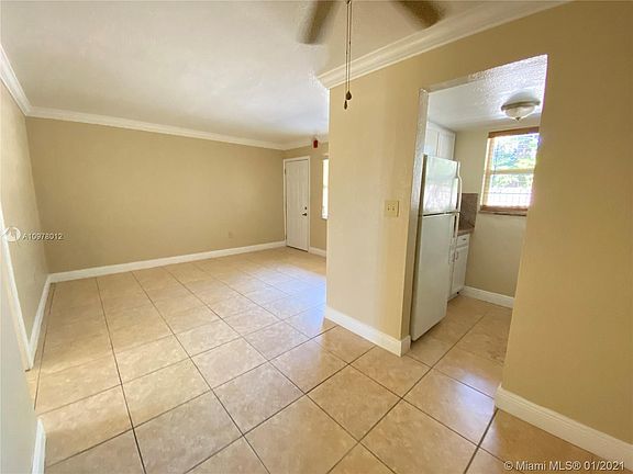 5th image of 241 S Royal Poinciana Blvd APT 118
