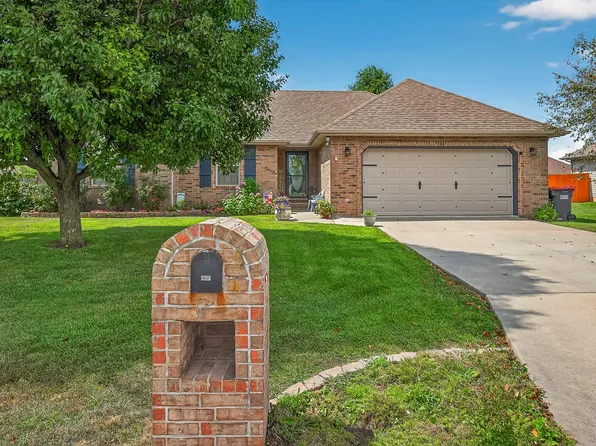 204 E Cypress Street, Clever, MO 65631