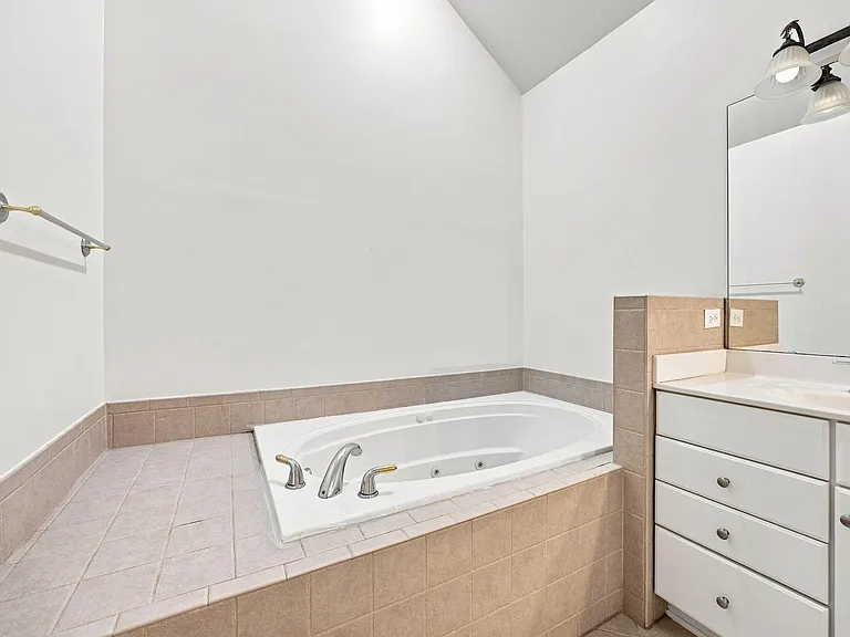 401 Waverly Hills Dr — Photo 23