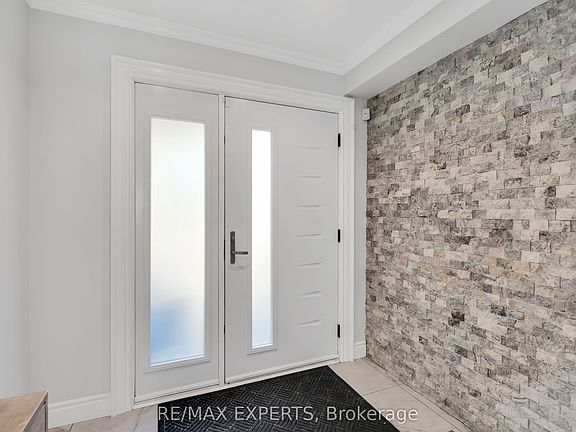 3rd image of 86 Humbershed Cres