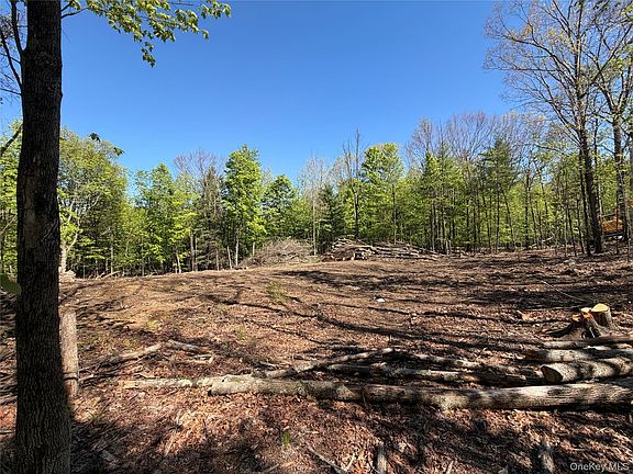 3rd image of 93 York Road S