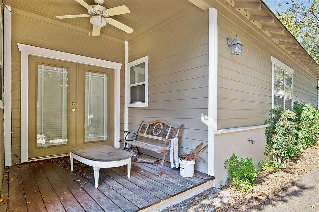 4 bed, 2.5 bath, 1656 sqft, $3,000 — Photo 2