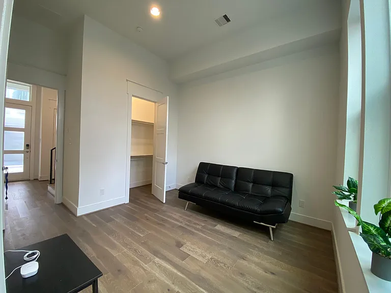 1st floor bedroom with closet and ensuite