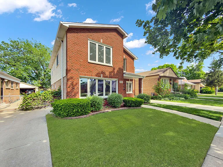 5845 S Sayre Ave — Photo 3
