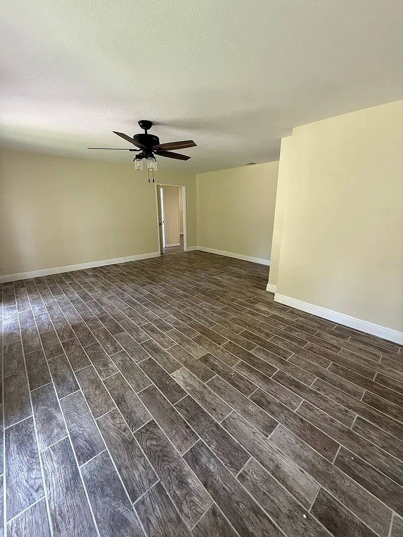 4 bed 2 bath Southern Hills — Photo 4