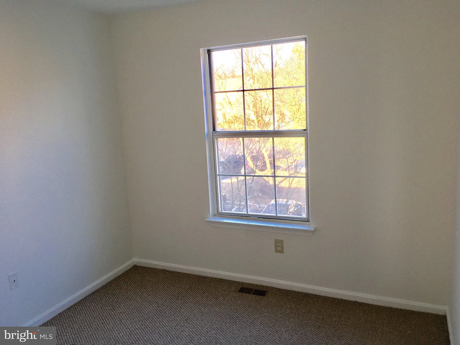 3 bed, 4.0 bath, 1580 sqft, $2,950 — Photo 4