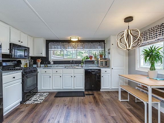 4th image of 4 Clovercrest Drive