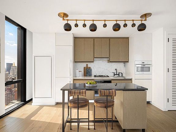 3rd image of 626 1st Ave APT W42e