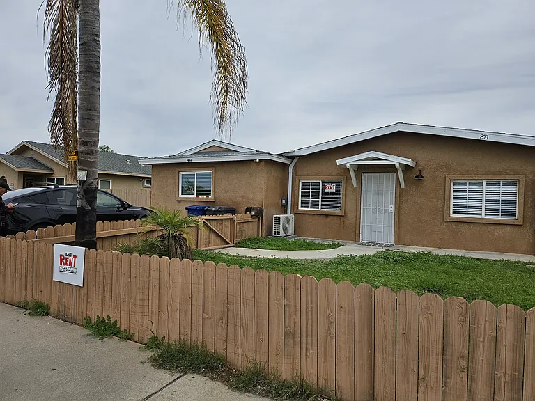 871 Avocado Ave — Photo 2
