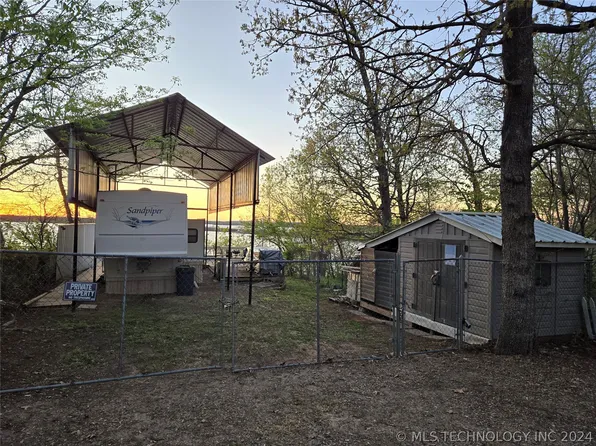 47 Harbor Dr, Checotah, OK 74426