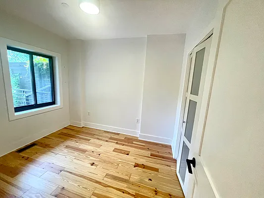 Rented by A P Realty Group NY LTD | media 42