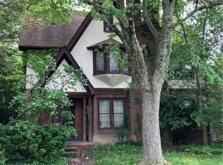 2988 Ludlow Rd, Cleveland, OH 44120