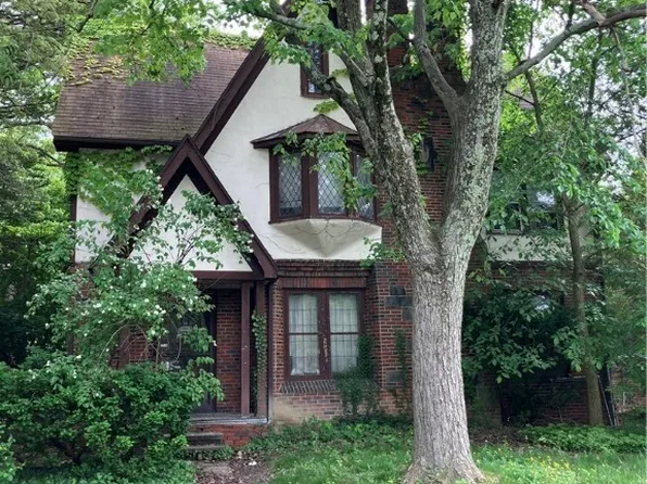 2988 Ludlow Rd, Cleveland, OH 44120