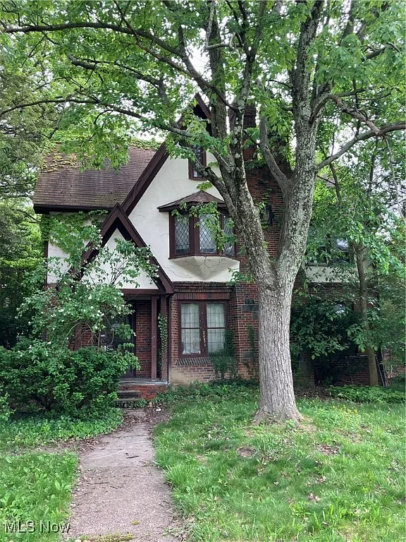 2988 Ludlow Rd photo 1