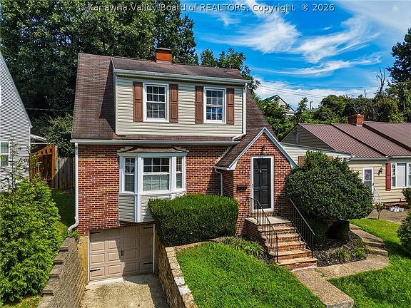 3rd image of 1834 Wiltshire Blvd