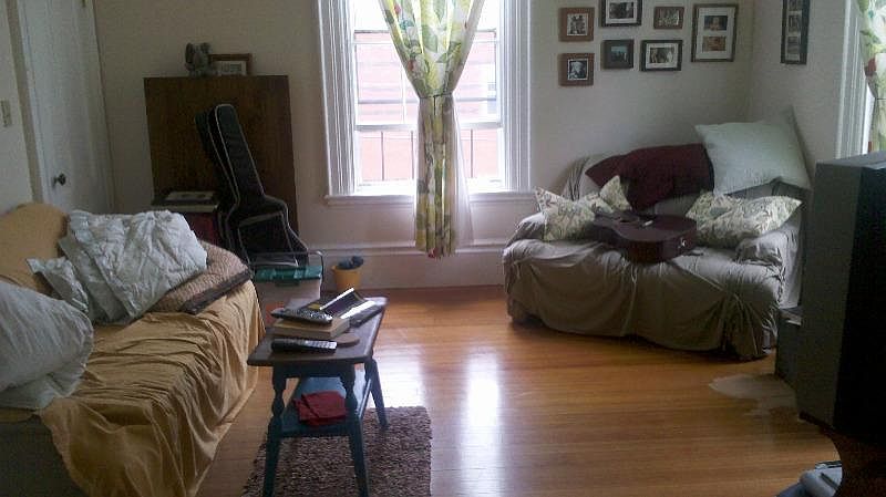 2nd image of 45 Laurel St APT 5