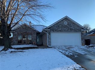 540 Fire Light Dr, Moore, OK 73160