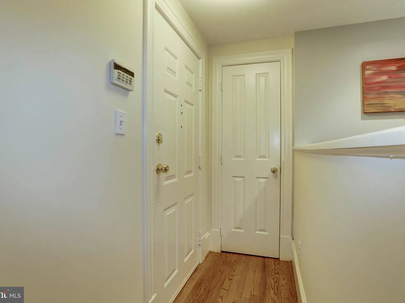 Winchester Condominium — Photo 2