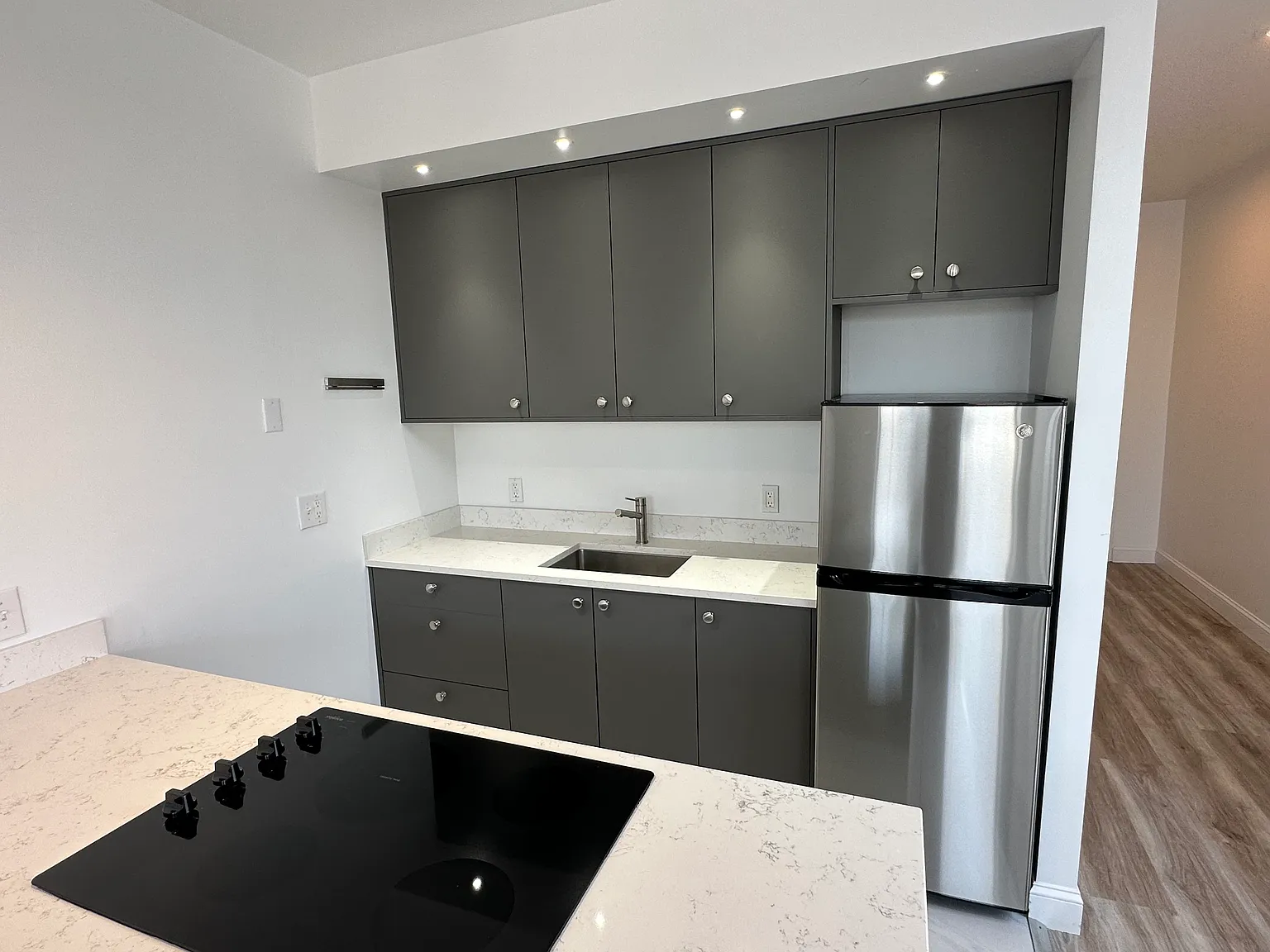 94 Washington St — Photo 3