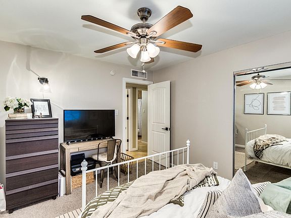3rd image of 8107 E Fairmount Ave