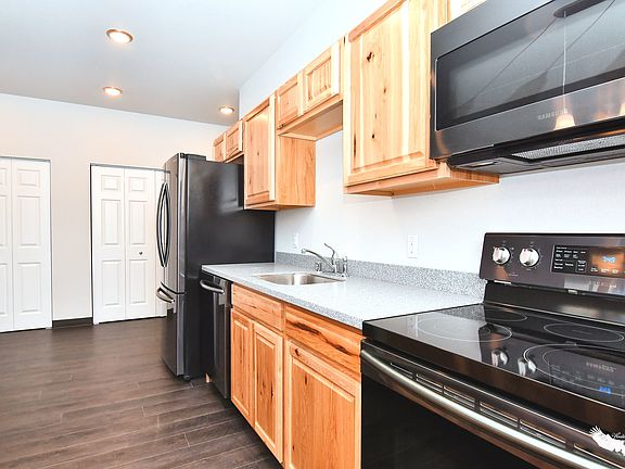 3rd image of 2426 Homestead Dr Unit D